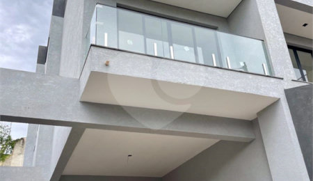 Sobrado à venda com 3 suítes em Jardim dos Pinheiros, Atibaia, SP