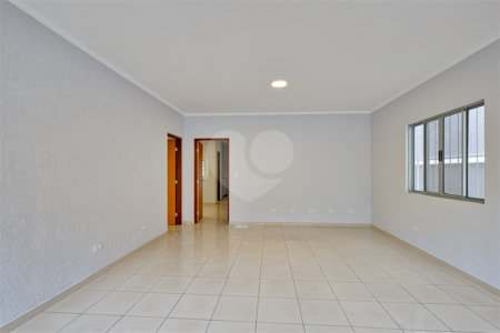 Casa à venda com 3 quartos, sendo 1 suíte, em Alto da Boa Vista, São Paulo, SP