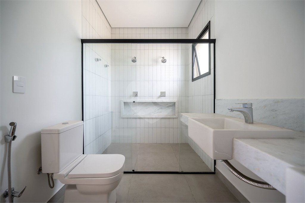Casa à venda ou para alugar com 4 suítes no condomínio Residencial Arboretum, Vinhedo - SP