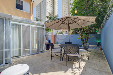 Casa à venda com 3 quartos, sendo 1 suíte, no condomínio Flora Park, São Paulo - SP
