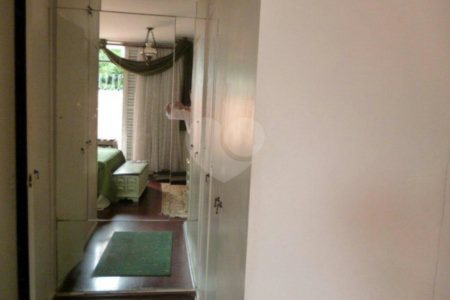 Casa à venda com 5 quartos, sendo 2 suítes, em Parque Jabaquara, São Paulo, SP