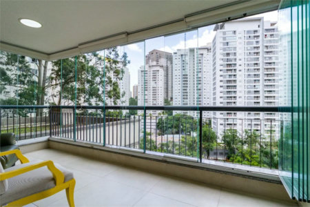 Apartamento à venda com 2 quartos, sendo 1 suíte,  em Vila Andrade, São Paulo, SP