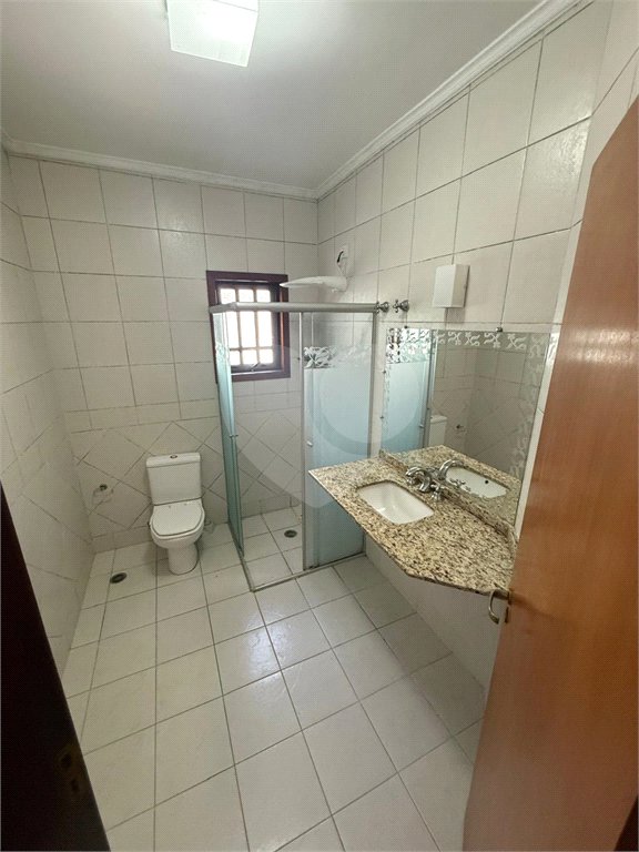 Casa à venda com 4 quartos, sendo 2 suítes,  no condomínio Arujá 5, Arujá - SP