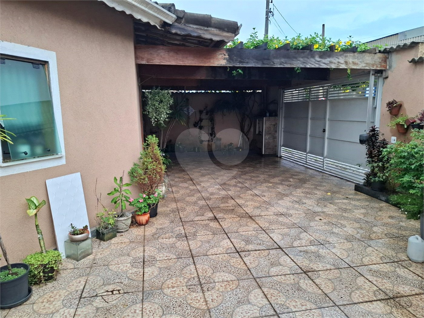 Casa à venda com 2 suítes em Vila Figueira, Suzano, SP