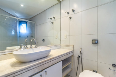 Apartamento à venda com 3 quartos, sendo 2 suítes, em Vila Andrade, São Paulo, SP