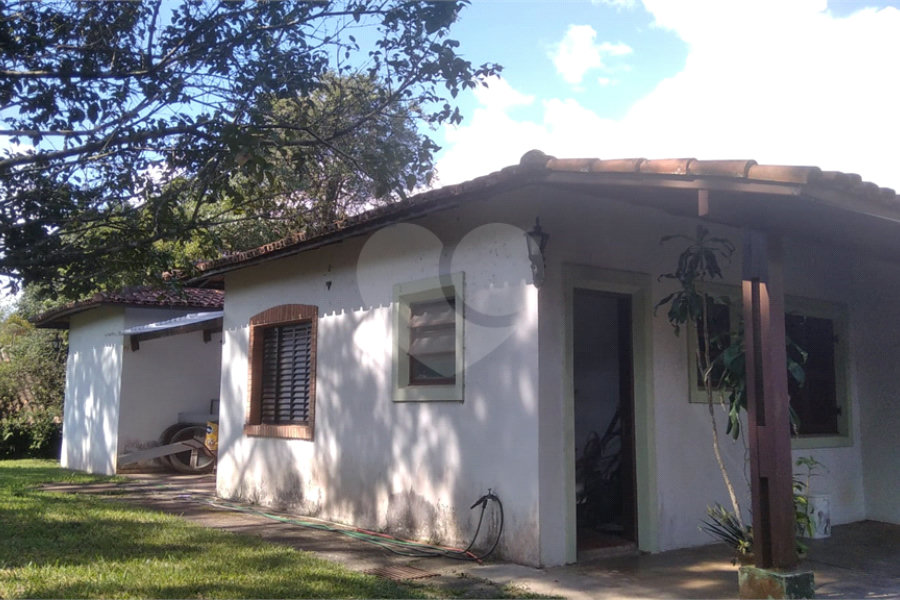 Casa à venda com 5 quartos, sendo 3 suítes, no condomínio Alpes da Cantareira, Mairiporã - SP