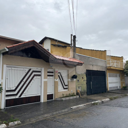Sobrado à venda com 3 suítes em Jardim Imperador, Suzano, SP