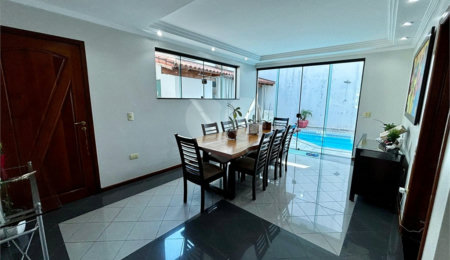 Sobrado à venda com 4 quartos, sendo 1 suíte,  em Tremembé, São Paulo, SP