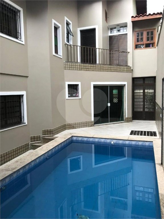 Sobrado à venda com 4 suítes em Vila Irmãos Arnoni, São Paulo, SP