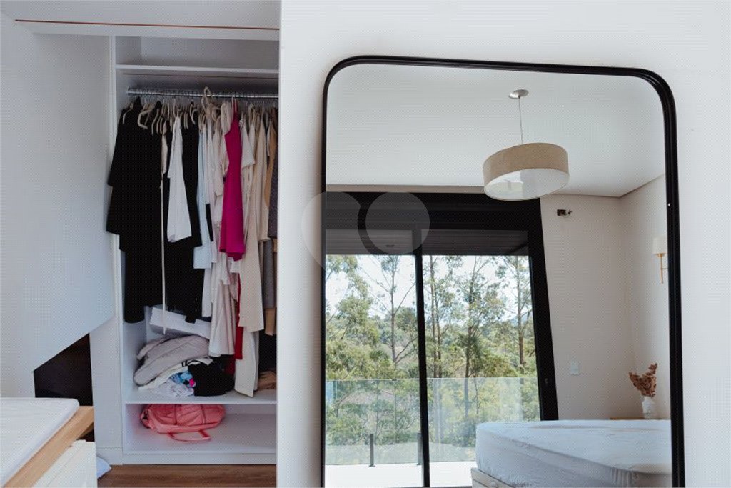 Casa à venda com 3 quartos, sendo 2 suítes, no condomínio Morada do Sol, Mairiporã - SP