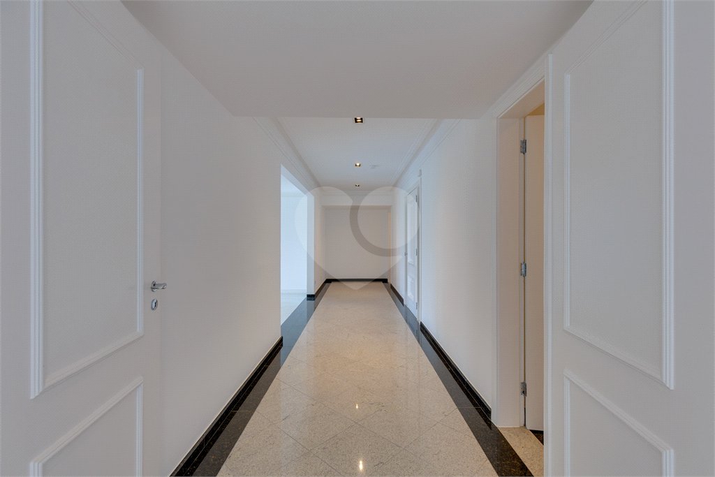 Apartamento à venda com 4 suítes em Jardim Marajoara, São Paulo, SP