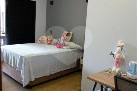 Casa à venda com 4 quartos, sendo 2 suítes, no condomínio Primavera, Salto - SP