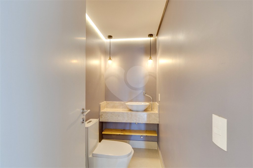 Apartamento à venda com 3 quartos, sendo 2 suítes, em Santo Amaro, São Paulo, SP
