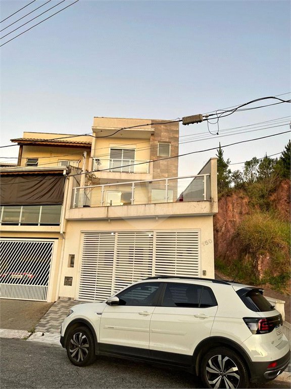 Casa à venda com 3 suítes no condomínio Residencial Rubi, Mogi das Cruzes - SP