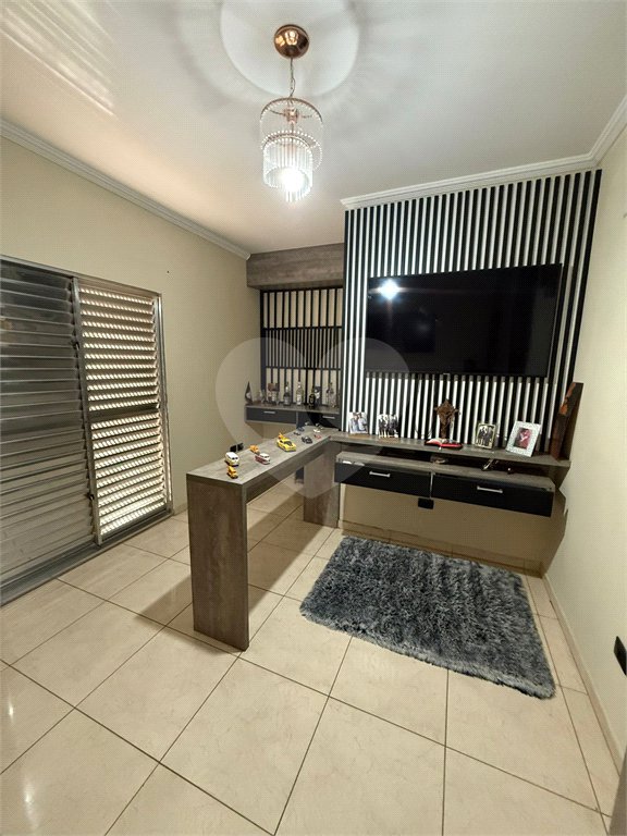 Casa à venda com 3 quartos em Jardim Moraes, Itaquaquecetuba, SP