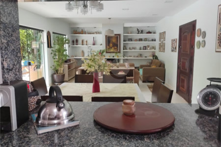 Casa à venda com 3 quartos, sendo 1 suíte,  em Vila Suissa, Mogi das Cruzes, SP