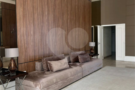 Apartamento à venda com 4 quartos, sendo 2 suítes,  em Vila Oliveira, Mogi das Cruzes, SP