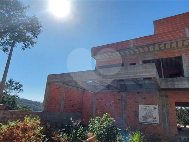 Casa à venda com 4 suítes no condomínio Sausalito, Mairiporã - SP