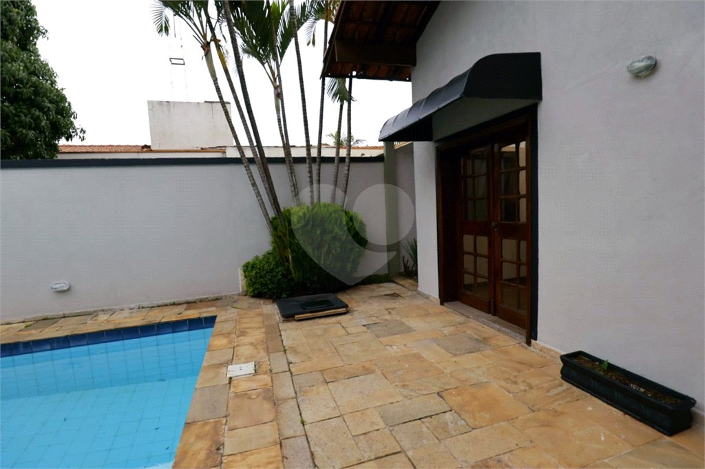 Casa à venda com 4 quartos, sendo 2 suítes, em Jardim São Bento, São Paulo, SP