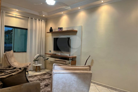 Sobrado à venda com 3 quartos, sendo 1 suíte,  em Vila Pirituba, São Paulo, SP