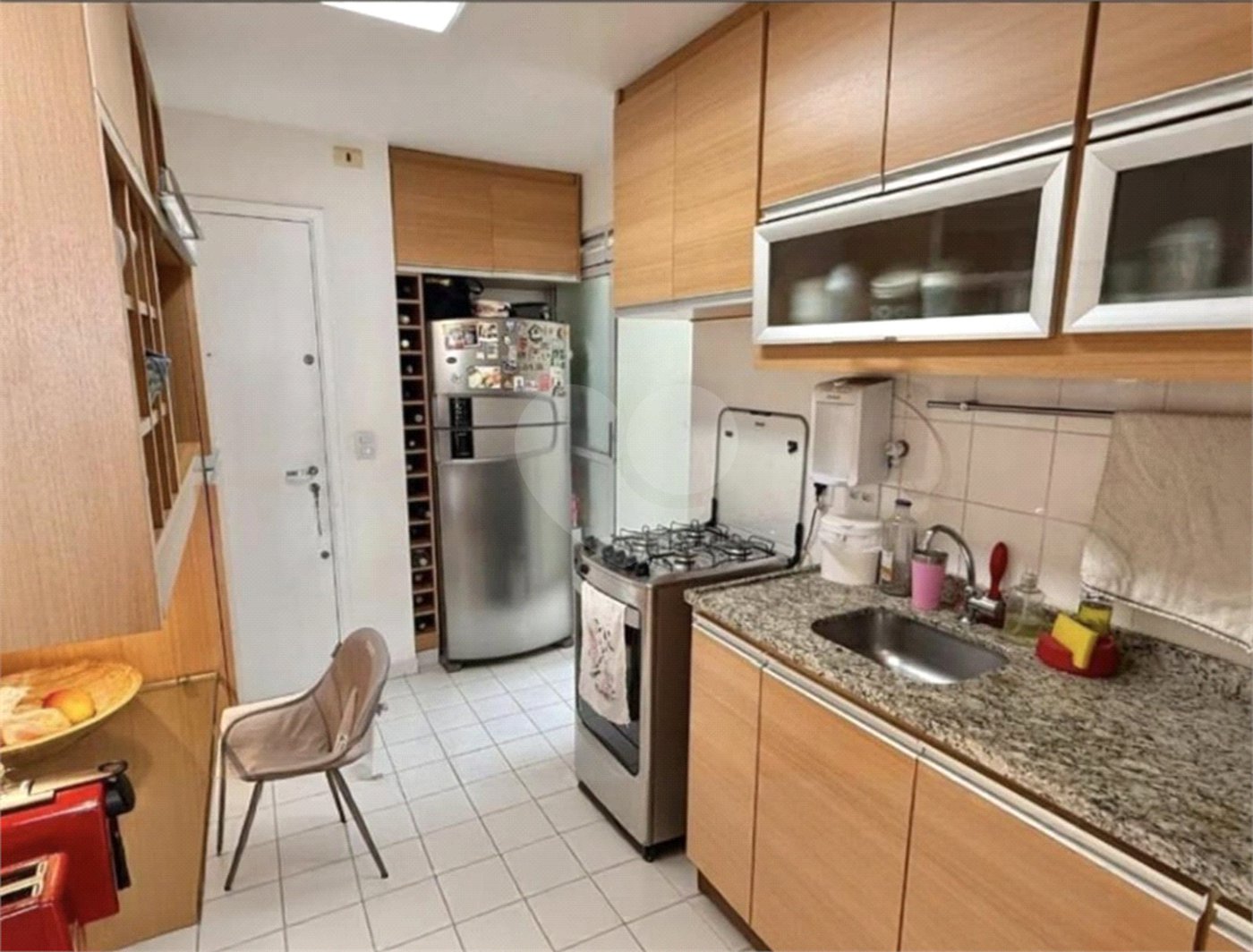 Apartamento à venda com 3 quartos, sendo 1 suíte, em Alto da Boa Vista, São Paulo, SP