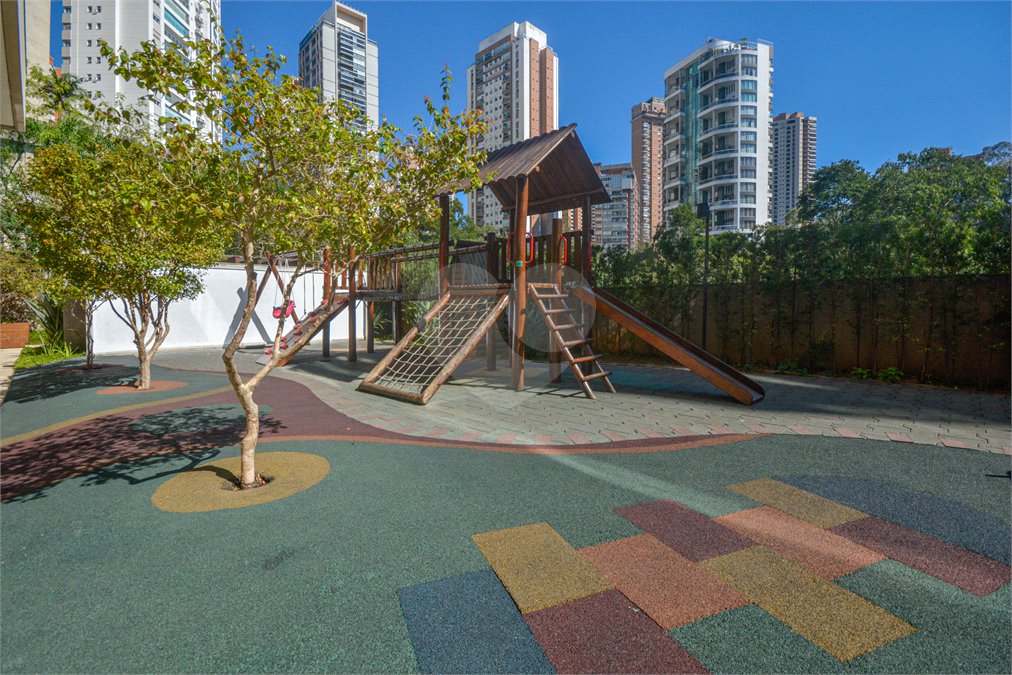 Apartamento à venda com 3 suítes em Jardim Fonte do Morumbi, São Paulo, SP