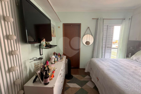Sobrado à venda com 3 suítes em Vila Constança, São Paulo, SP