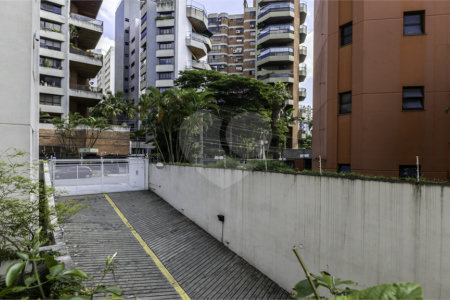Apartamento para alugar com 1 suíte em Real Parque, São Paulo, SP