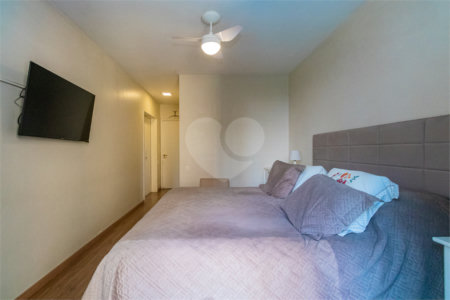 Apartamento à venda com 3 quartos, sendo 1 suíte, em Moema, São Paulo, SP