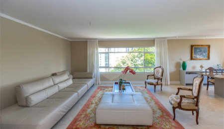 Apartamento à venda com 3 quartos, sendo 1 suíte, em Moema, São Paulo, SP