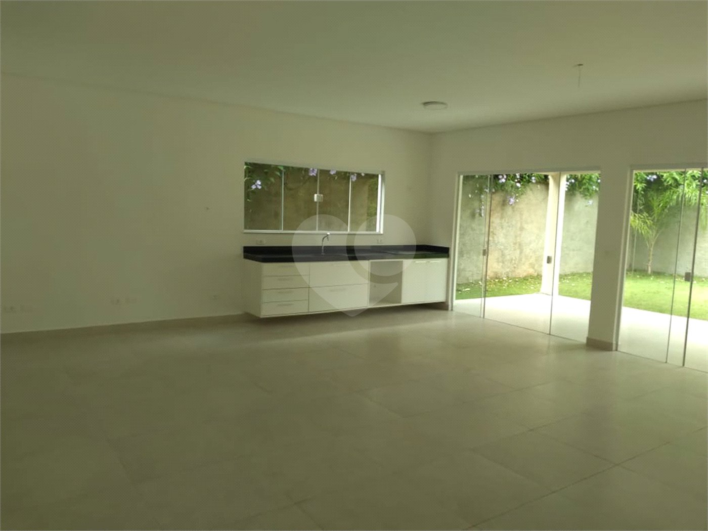 Casa à venda com 4 suítes no condomínio Saint Thomás Rua Uruana,9, Carapicuíba - SP