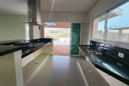 Casa à venda com 4 suítes no condomínio Santa Isabel I, Louveira - SP