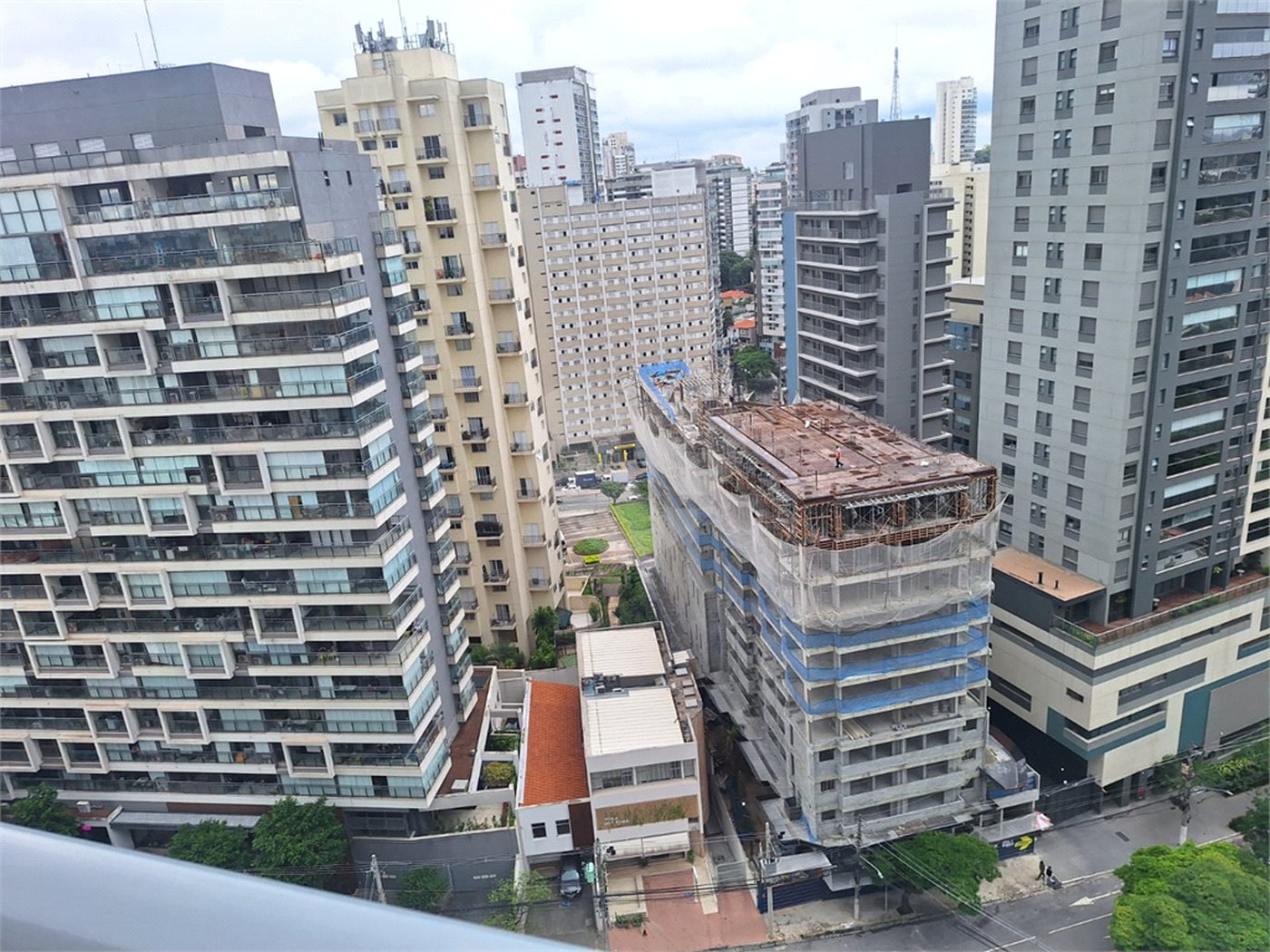 Apartamento à venda com 3 suítes em Sumarezinho, São Paulo, SP