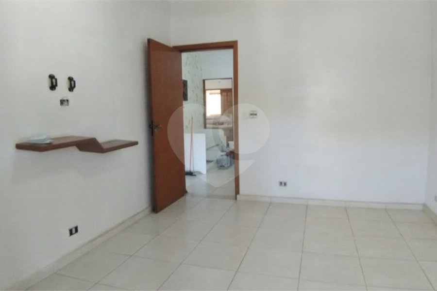 Casa à venda com 4 quartos, sendo 2 suítes, em Barreiro, Mairiporã, SP