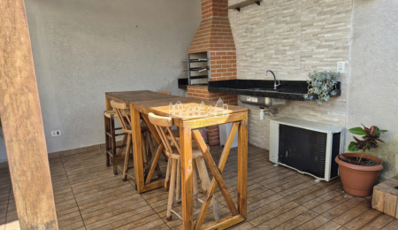 Casa à venda no Bairro Imperial – Atibaia | 2 dormitórios, suíte, 2 vagas e área gourmet
