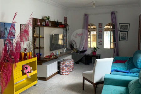 Casa à venda com 3 quartos, sendo 1 suíte,  em Parada Inglesa, São Paulo, SP