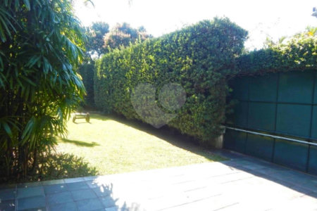 Casa Térrea à venda com 3 quartos, sendo 1 suíte,  em Chácara Monte Alegre, São Paulo, SP