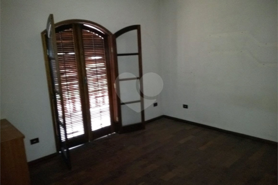 Sobrado à venda com 3 quartos, sendo 1 suíte, em Serra da Cantareira, Mairiporã, SP