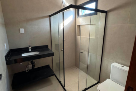 Casa à venda com 3 quartos, sendo 1 suíte,  em Residencial Costa Leste, Três Lagoas, MS