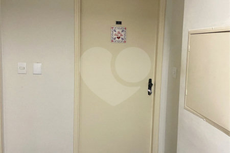 Apartamento à venda com 2 quartos no Centro, Araraquara, SP
