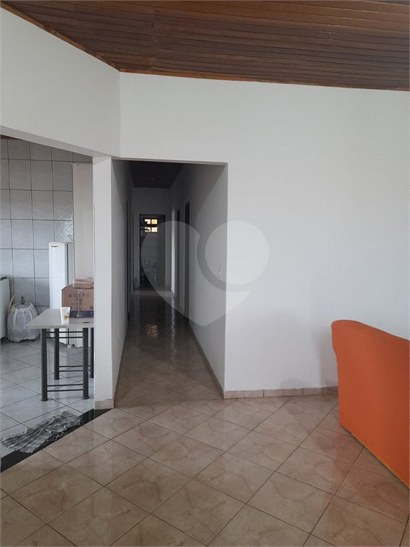 Chácara à venda com 3 quartos, sendo 1 suíte, no Centro, Porangaba, SP