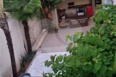 Casa à venda com 3 suítes no condomínio Solares Vila Europa, São Paulo - SP