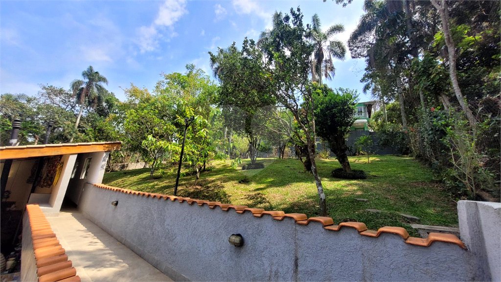 Casa à venda com 3 quartos, sendo 1 suíte, no condomínio Associação Reserva das Hortênsias, Mairiporã - SP
