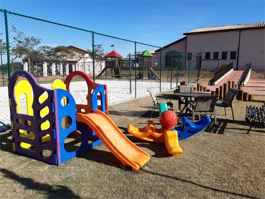 Terreno à venda no condomínio Residencial Campo de Toscana, Vinhedo - SP