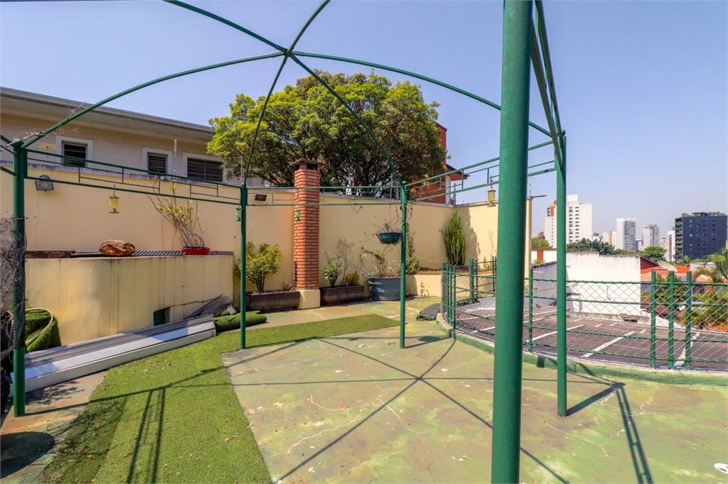 Sobrado à venda com 3 suítes, em Jardim das Bandeiras, São Paulo, SP