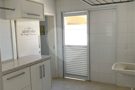 Casa à Venda de 4 dormitórios suítes em São Carlos, no Condomínio Damha I