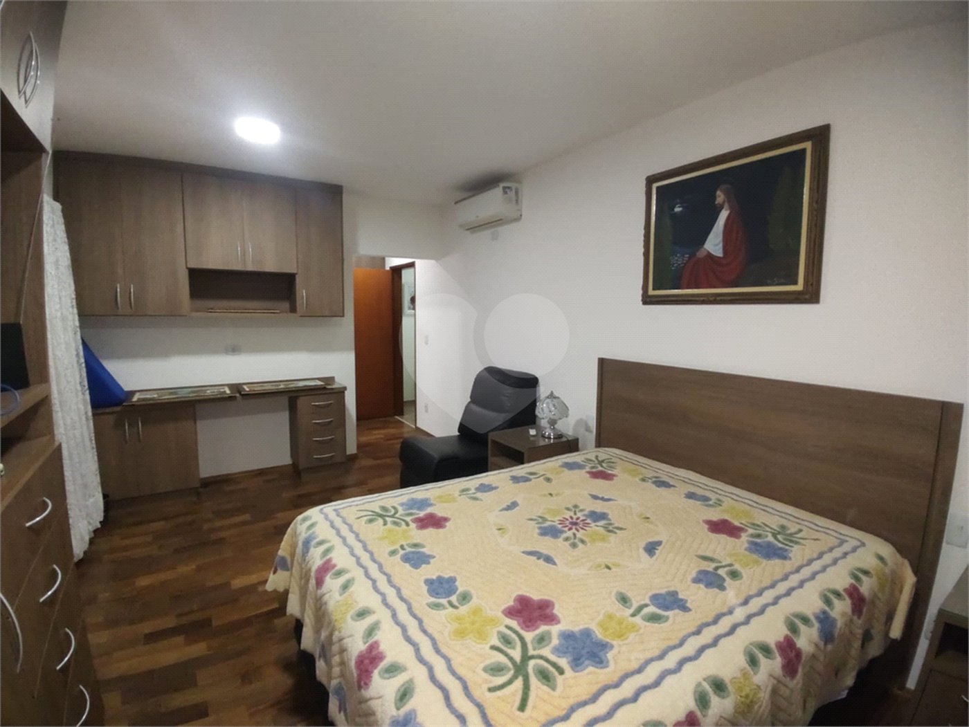 Casa à venda com 3 suítes no condomínio Morada das Hortênsias, São Paulo - SP