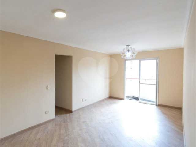 Apartamento à venda com 3 quartos, sendo 1 suíte,  em Jardim Marajoara, São Paulo, SP