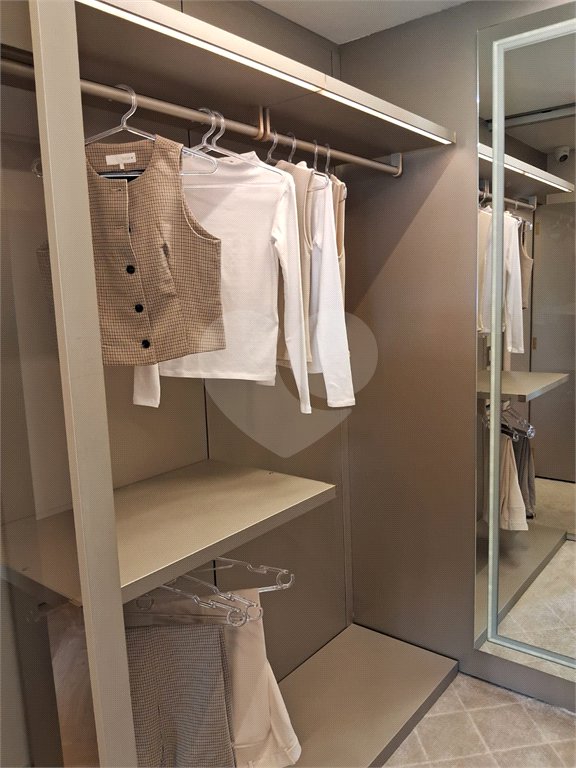 Apartamento à venda com 3 suítes em Moema, São Paulo, SP