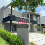 Casa à venda com 4 quartos, sendo 3 suítes, no condomínio Alphaville 2, São José dos Campos - SP
